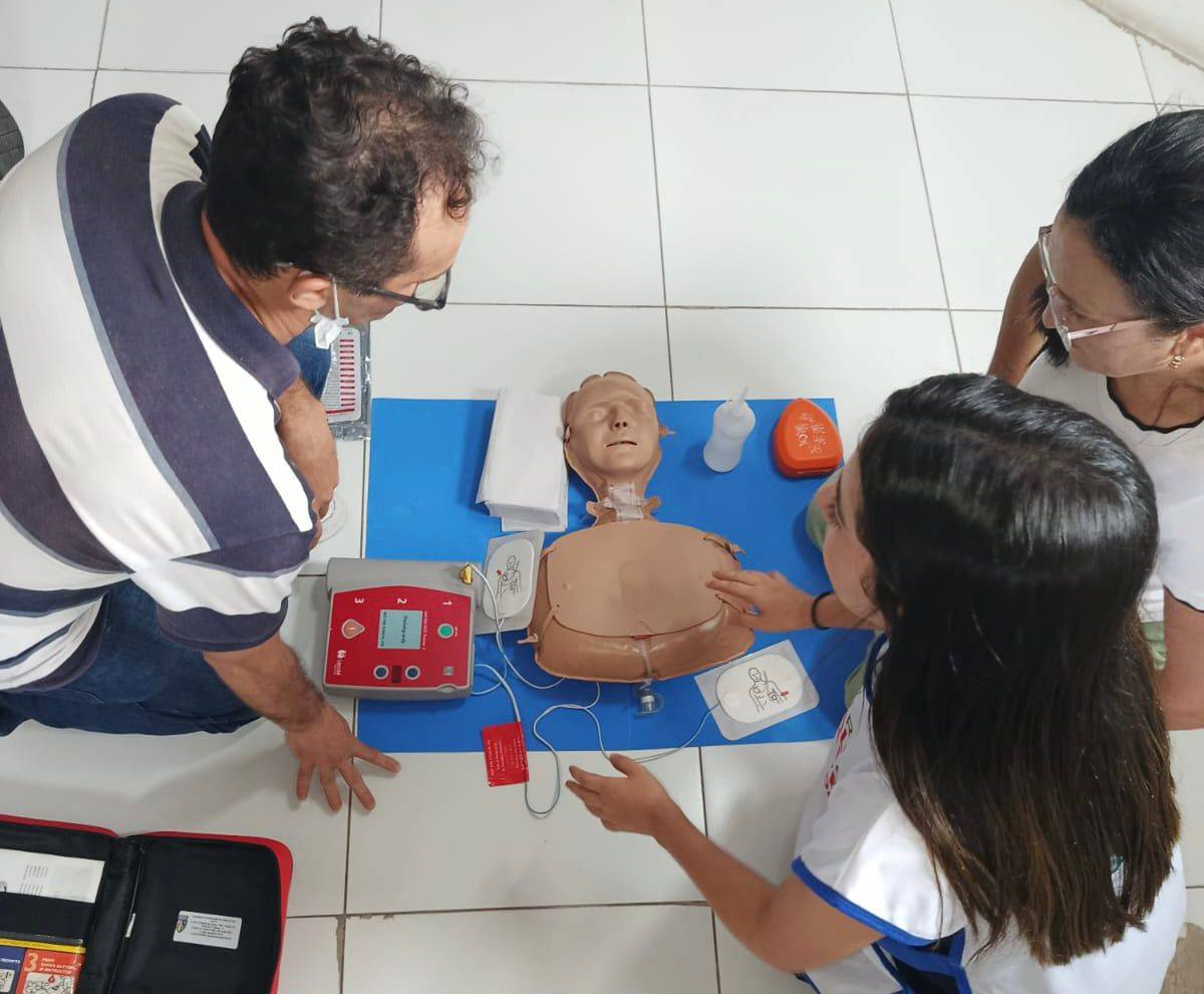 Profissionais da UPA Promorar participam de treinamento sobre parada cardíaca