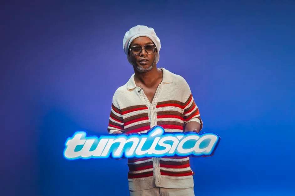 Ronaldinho Gaúcho lança gravadora e anuncia álbum inspirado na Copa do Mundo