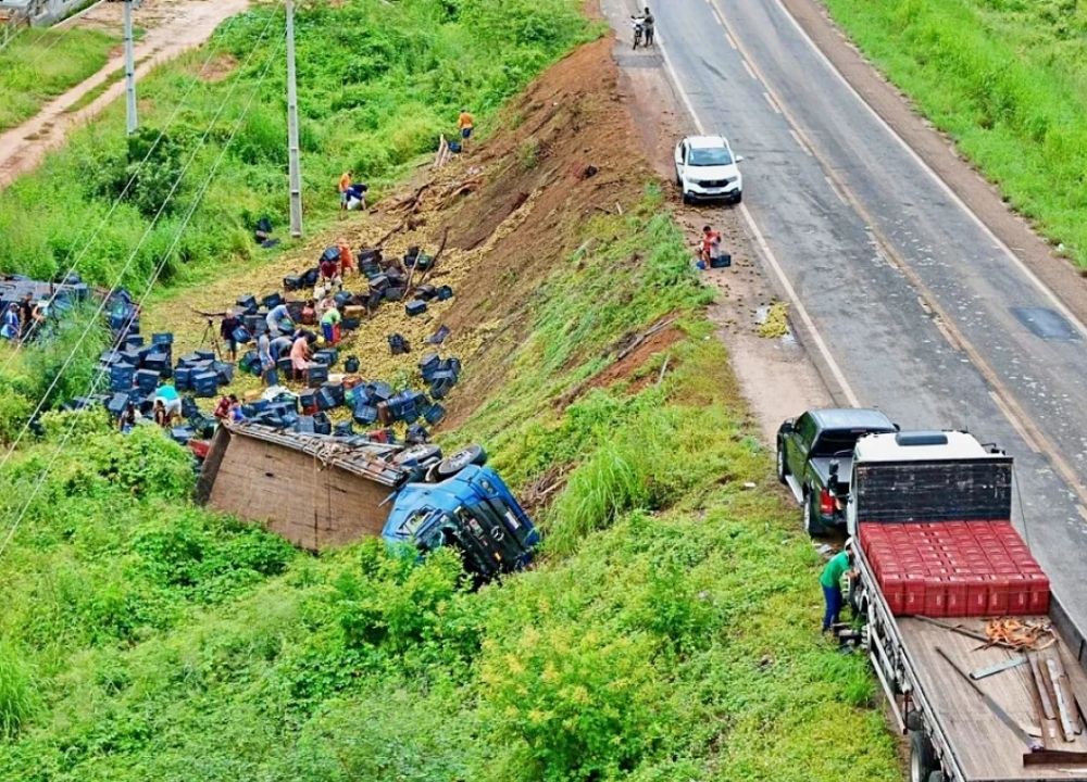 Caminhoneiro que sofreu acidente com carga de laranja em Geminiano morre após nove dias internado