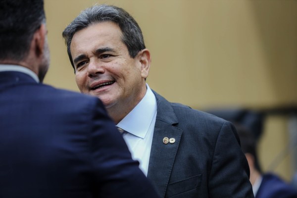 Henrique Pires critica proposta que reduz vereadores em municípios menores