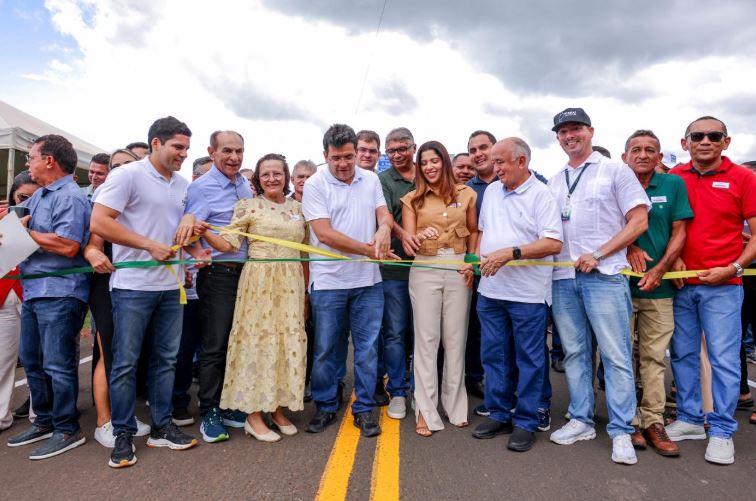 Rafael Fonteles inaugura novo asfalto da PI-320 e autoriza mais R$ 4 milhões em obras para Nossa Senhora de Nazaré