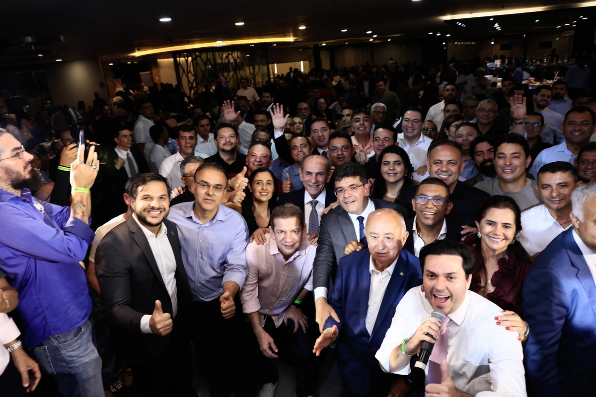 Marcelo Castro e Júlio César reúnem 102 prefeitos em jantar político em Brasília