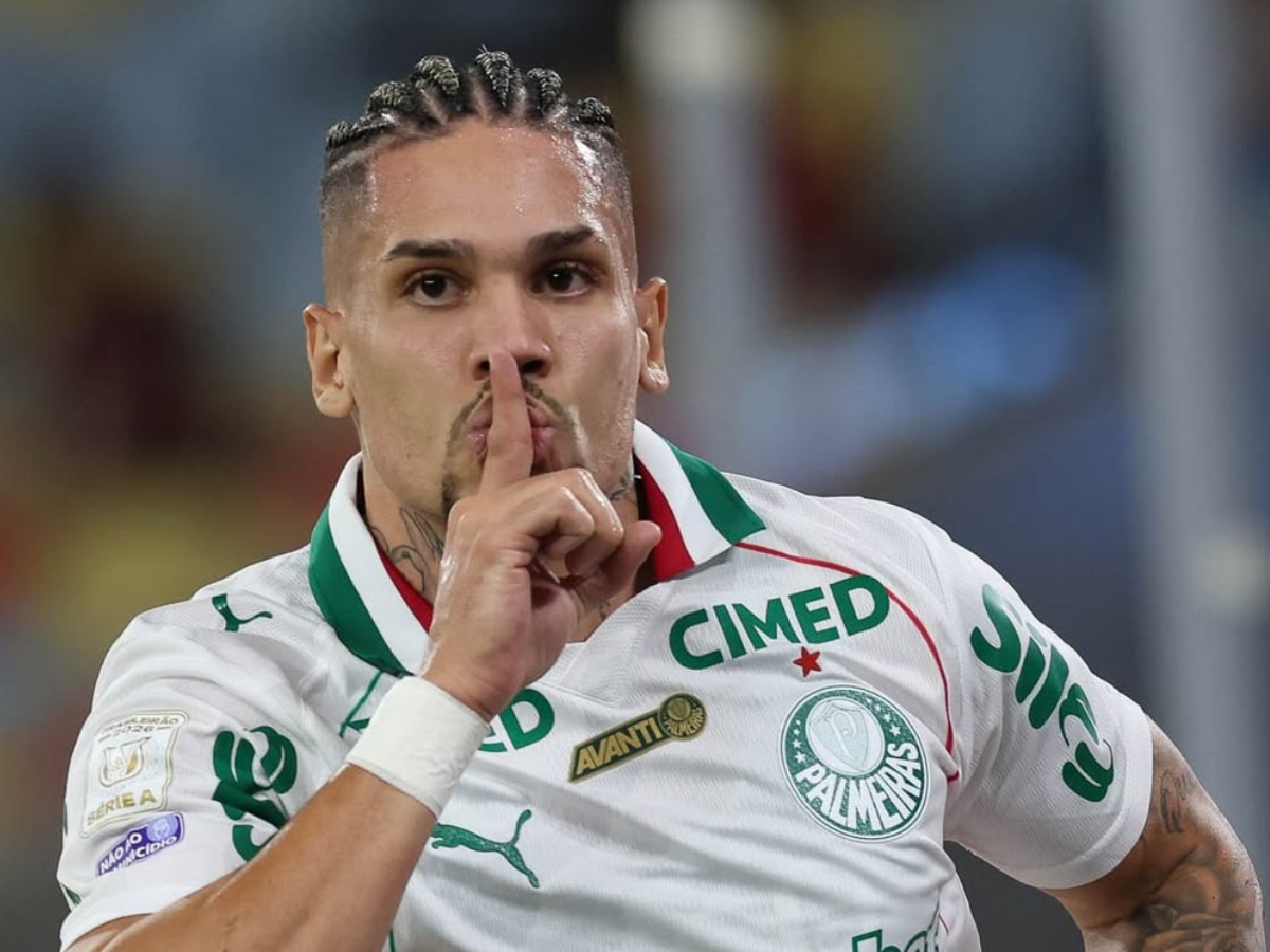 Paulinho, do Palmeiras, é denunciado pelo STJD após pedir “silêncio” a torcida do Flamengo