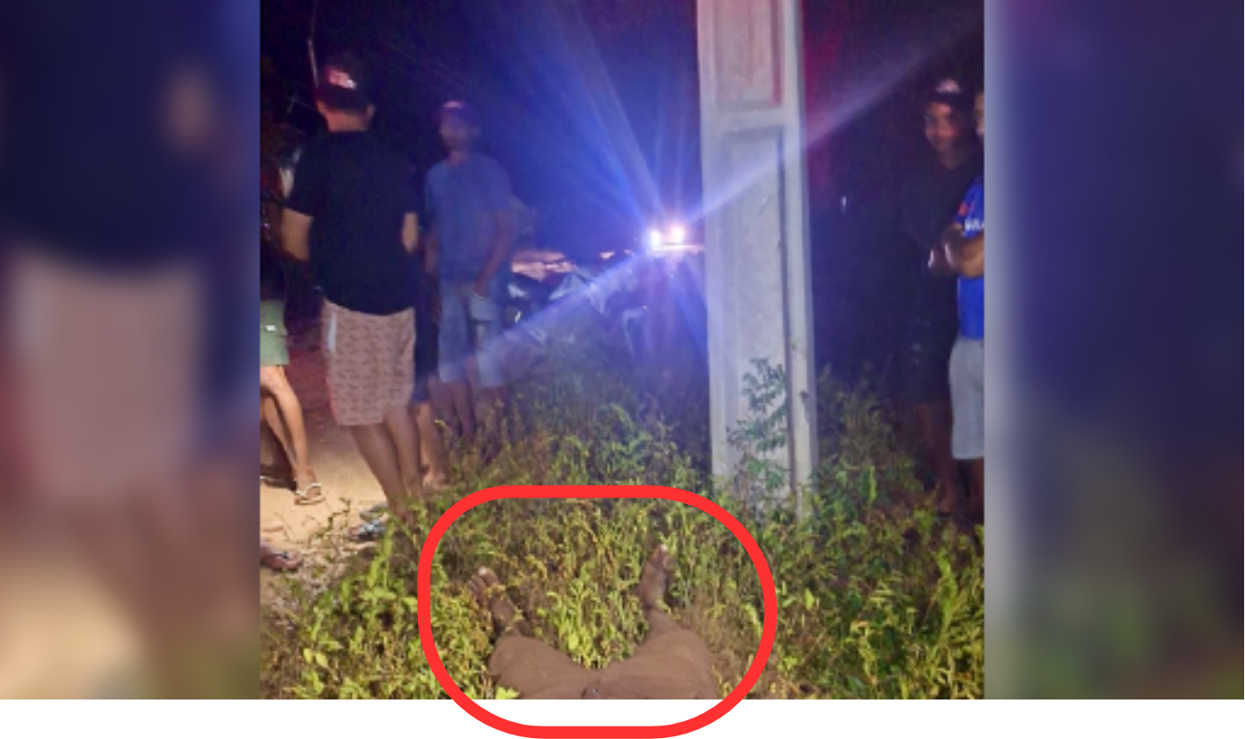 Acidente com colisão em poste