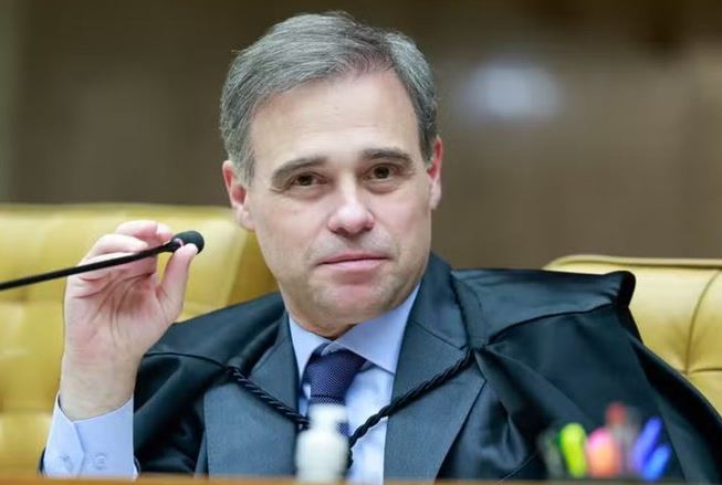 André Mendonça assume relatoria de inquérito sobre filme ligado a Flávio Bolsonaro
