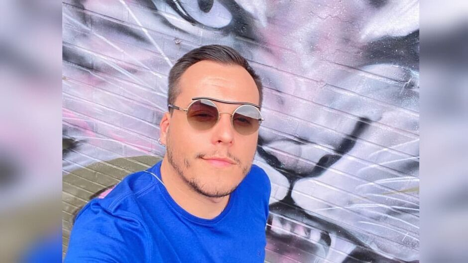Ator de 32 anos encontrado morto em motel teria infartado, aponta certidão de óbito