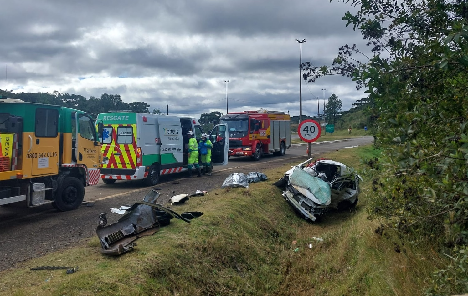 Casal de idosos morre em batida entre carro e caminhão na BR-116