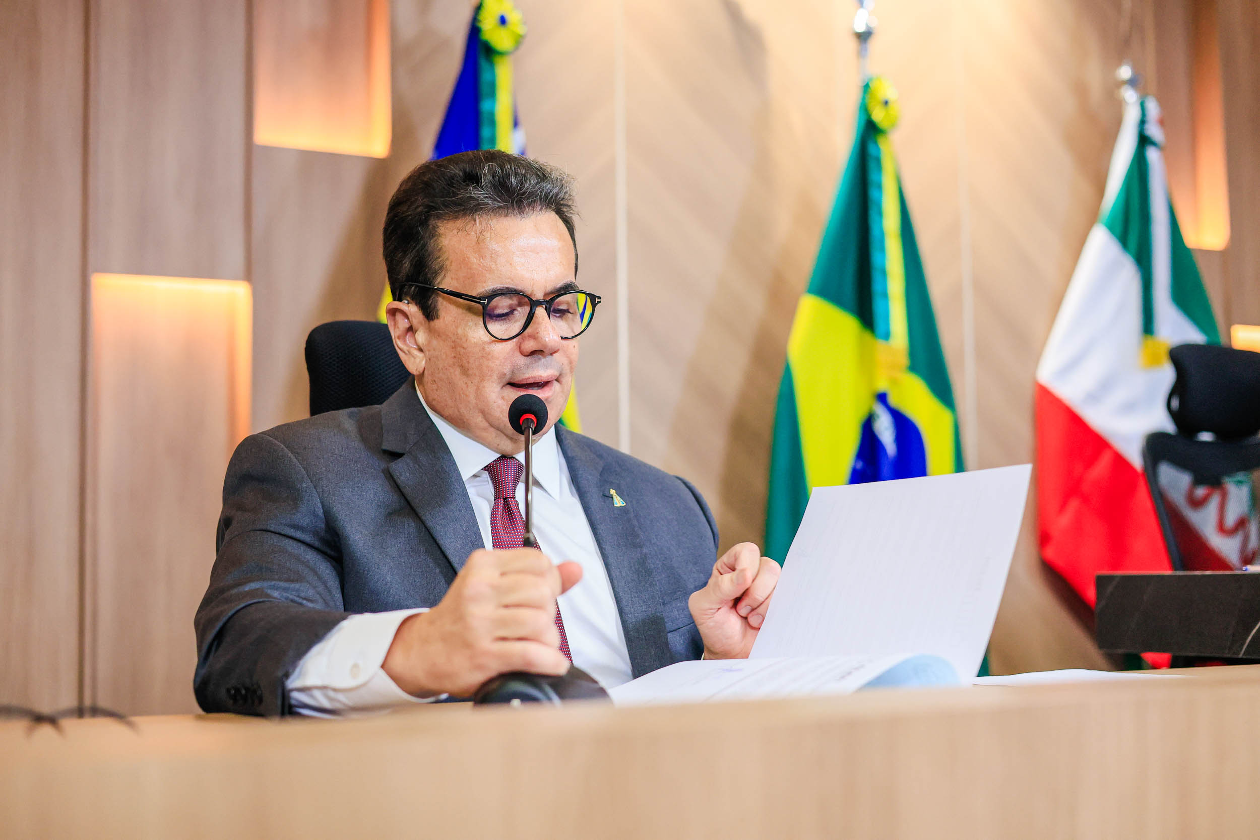 Comissão da Alepi avança projeto que veta linguagem neutra em órgãos públicos estaduais