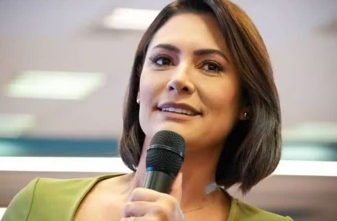 De olho nas eleições, Michelle Bolsonaro grava inserções com candidatas do PL em Brasília