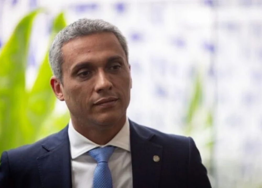 Deputado Gustavo Gayer é internado com quadro de obstrução intestinal