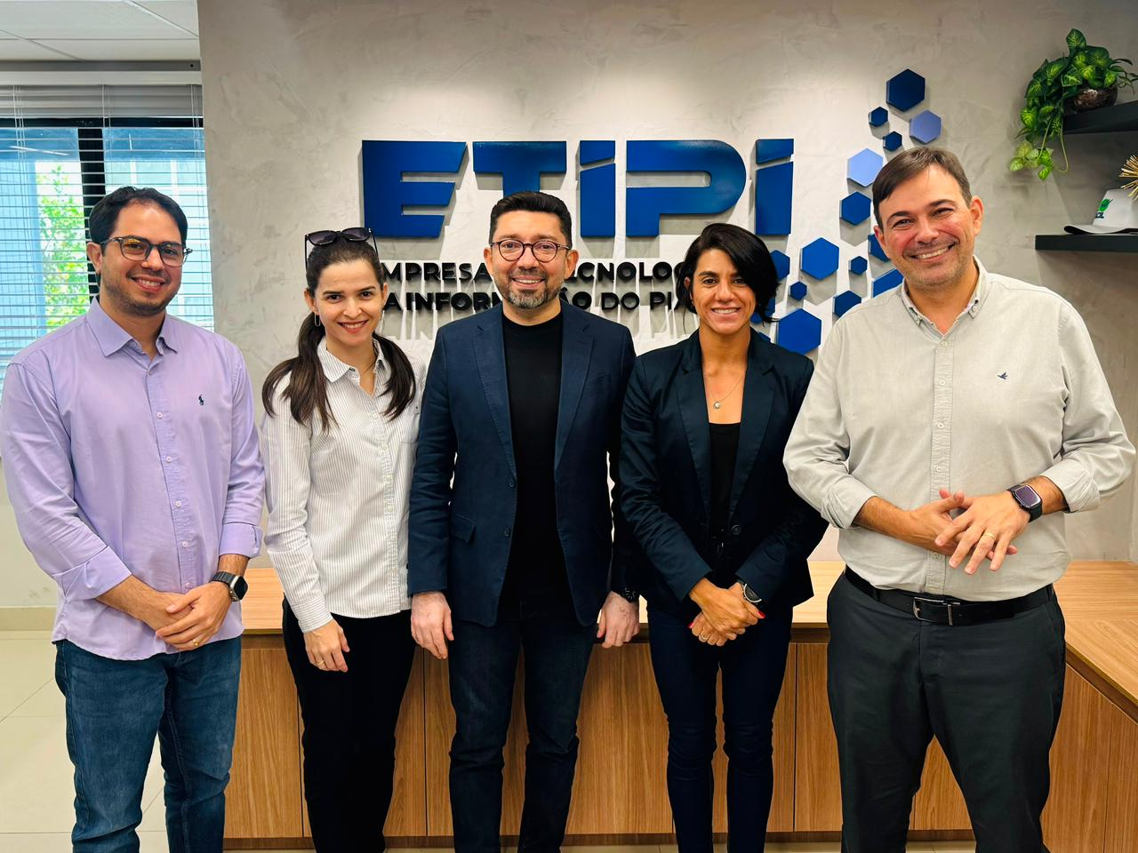 Gestores da Etipi, Secretaria de Inteligência Artificial e Instituto de Tecnologia discutem acessibilidade em Libras para o Gov.pi Cidadão
