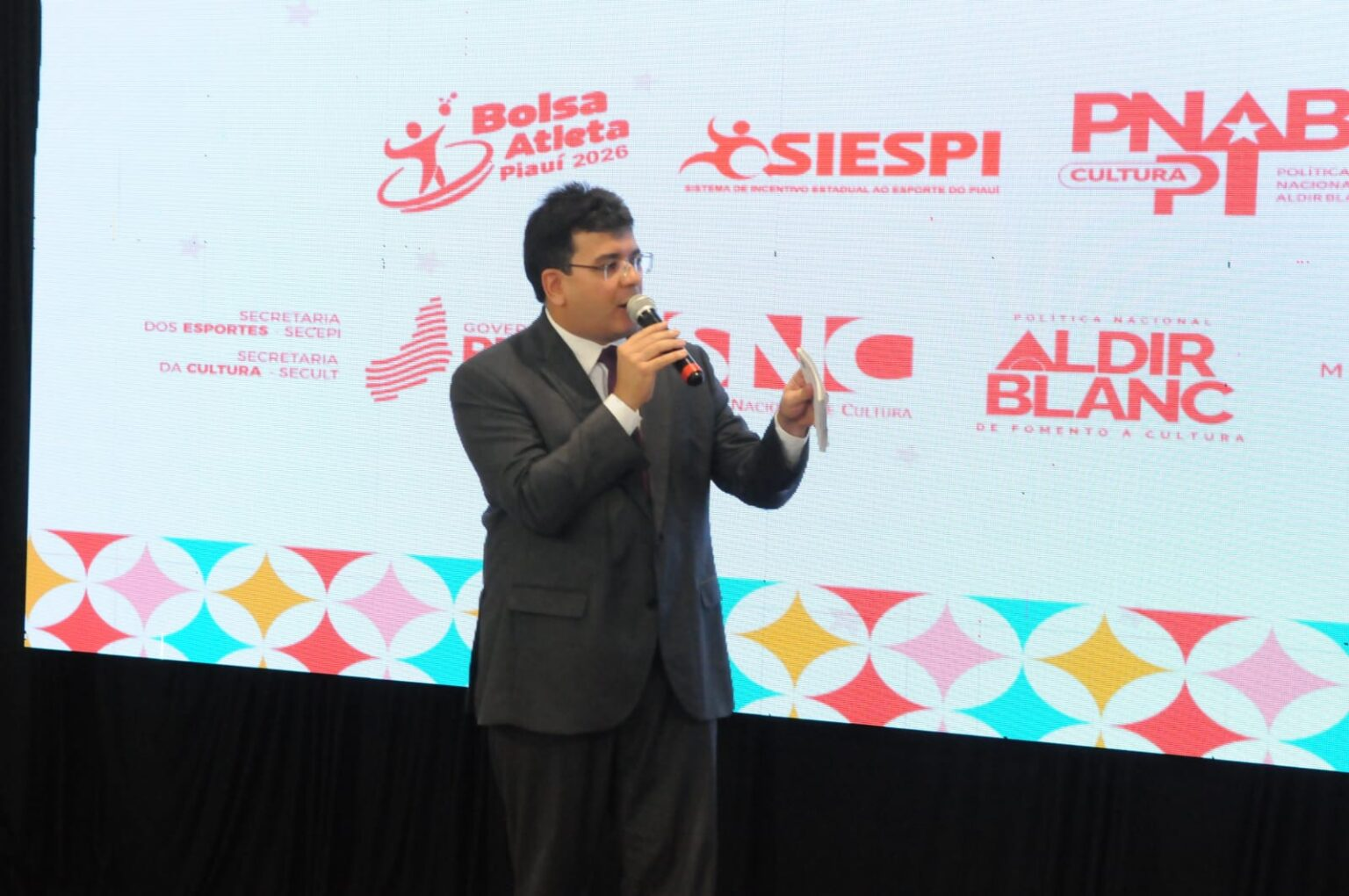 Governador anuncia liberação de R$ 15,7 milhões para projetos contemplados no segundo ciclo da Aldir Blanc no Piauí