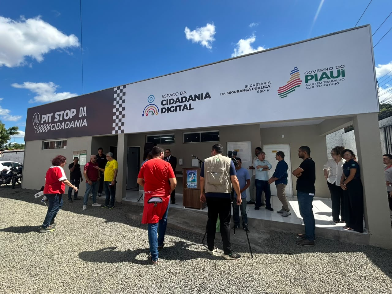 Governo do Piauí inaugura espaço de apoio para motoristas de aplicativo em Teresina