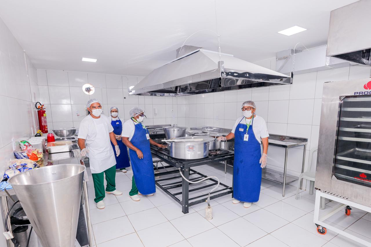 Governo do Piauí inaugura restaurante popular na zona sul