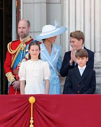 https://www.metropoles.com/colunas/claudia-meireles/eton-college-palacio-anuncia-internato-que-recebera-o-principe-george
