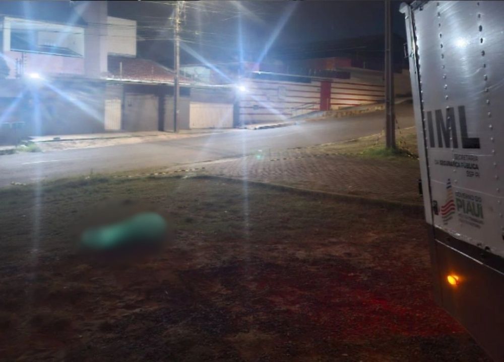 Jornalista é encontrado morto em praça de Teresina; causa da morte será investigada
