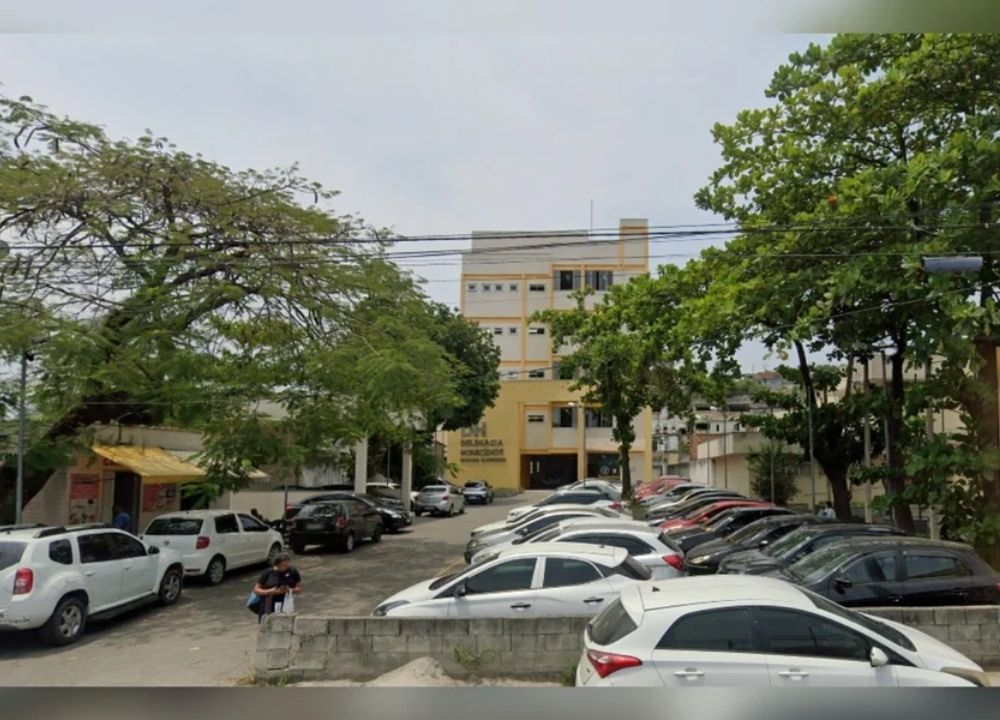 Jovem que cuidava de irmã com deficiência vê pai matar mãe a tiros