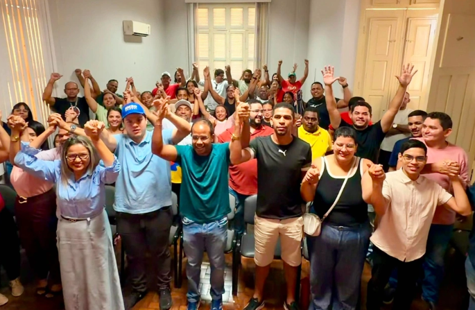 Leôndidas Júnior oficializa apoio a Enzo Samuel para deputado estadual