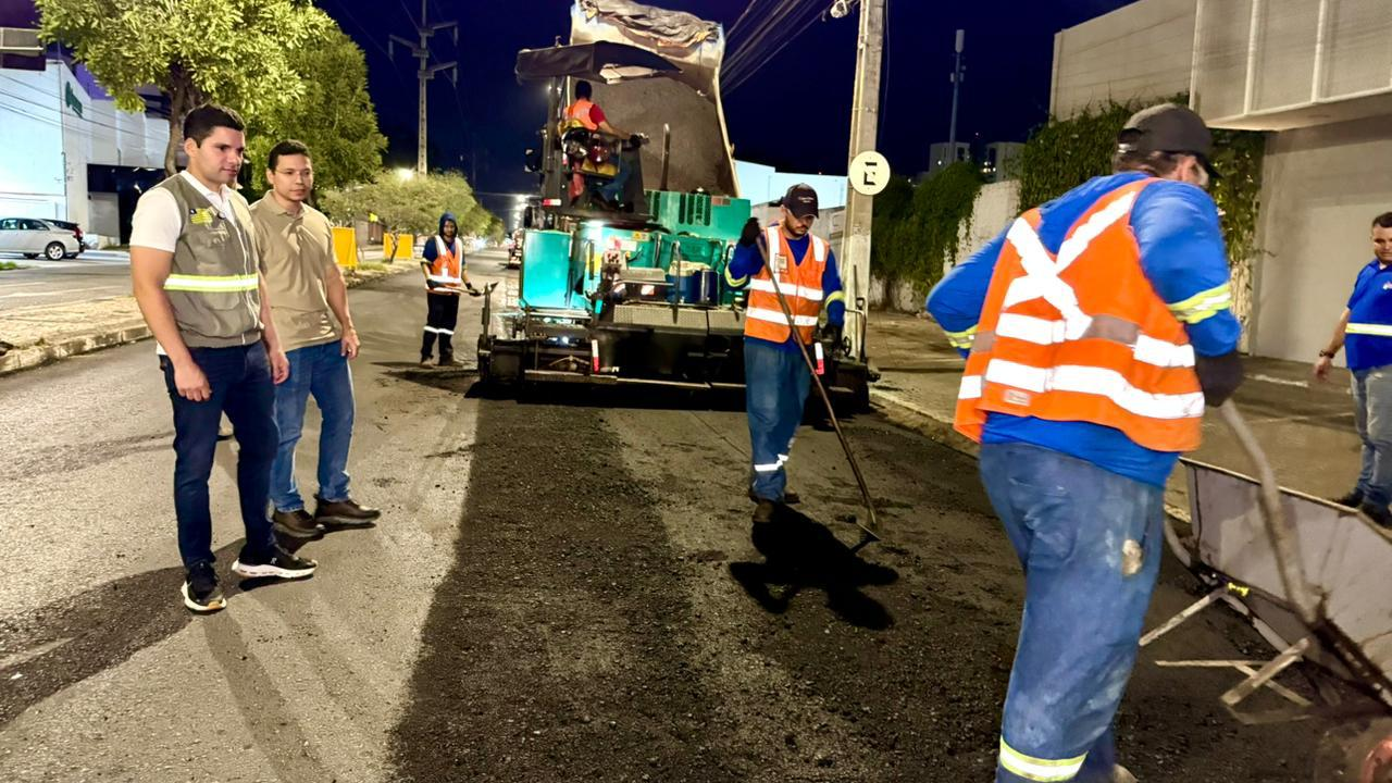 Mais Asfalto: obras avançam na Avenida Dom Severino com serviços realizados no período noturno