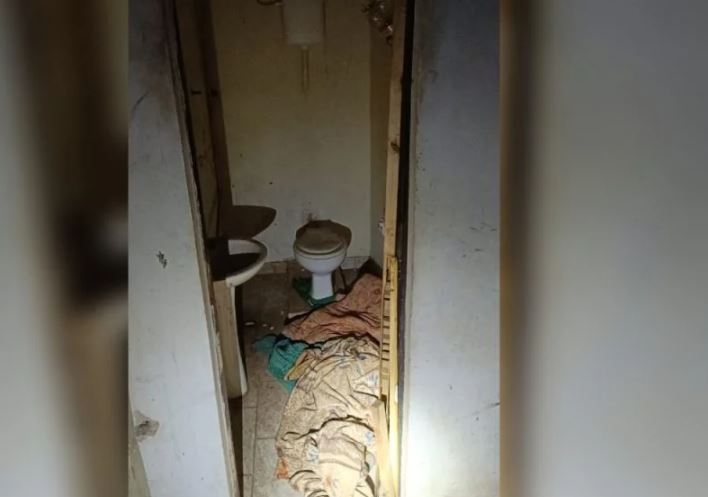 Menino de 9 anos é resgatado após passar a noite preso em banheiro abandonado