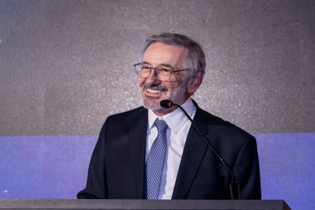 Mundo Ministro de Lula conversa com representante dos EUA sobre tarifas