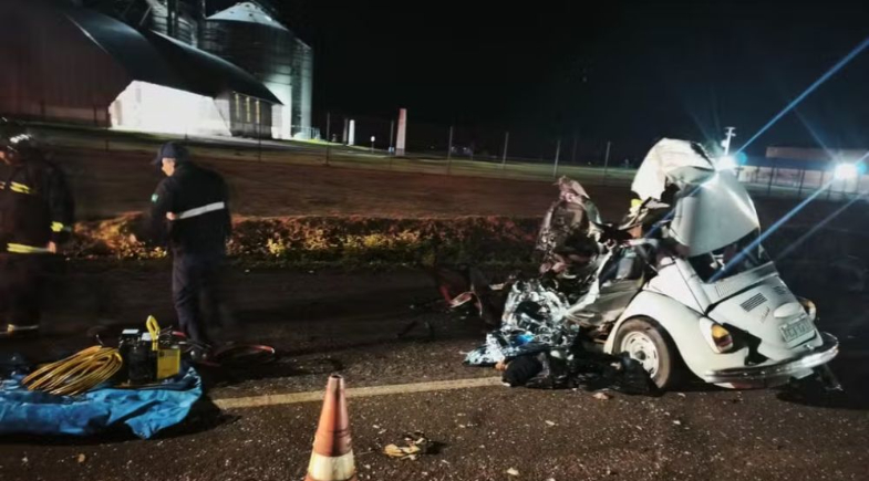 Pais passam por acidente e descobrem que filho era uma das vítimas no Paraná