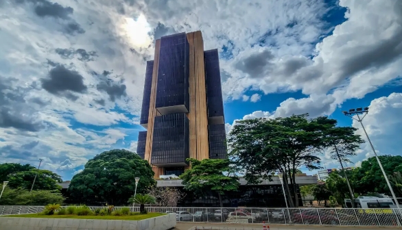 PEC no Senado facilita cooptação do Banco Central, dizem economistas