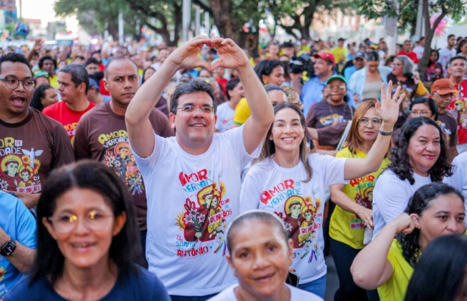 Rafael Fonteles participa da 31ª Caminhada da Fraternidade, que mobiliza fiéis e arrecada recursos para ações sociais