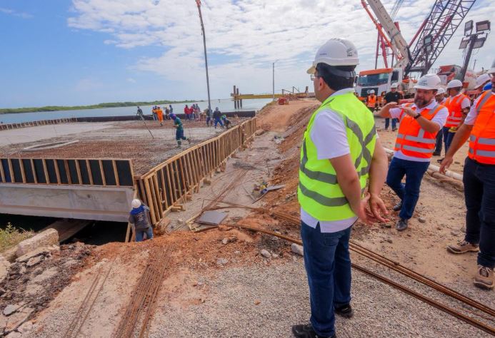 Rafael Fonteles visita Porto Piauí e destaca contagem regressiva para início da exportação de minério de ferro à China