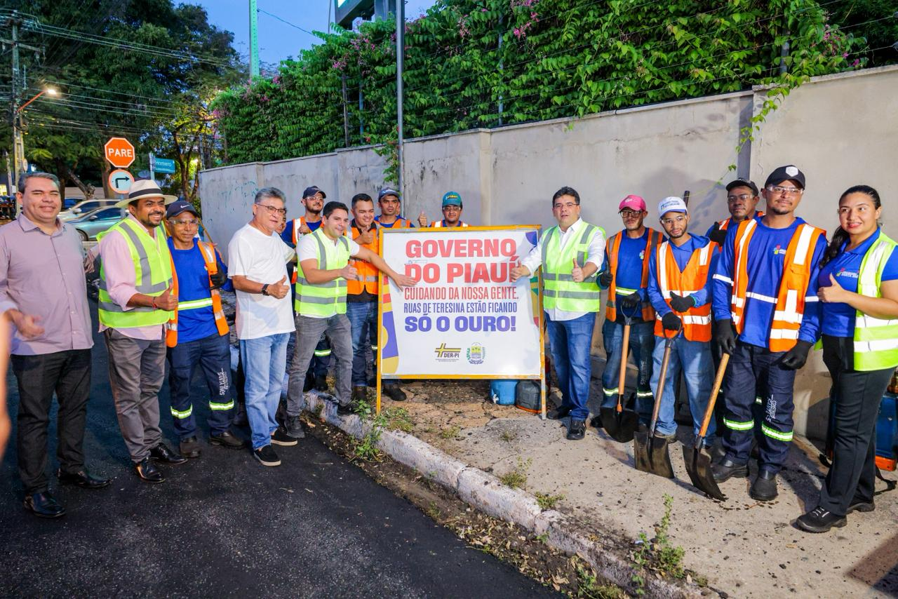 Rafael Fonteles vistoria novo asfalto na zona leste de Teresina; Governo investe R$ 6 milhões em cinco ruas da região
