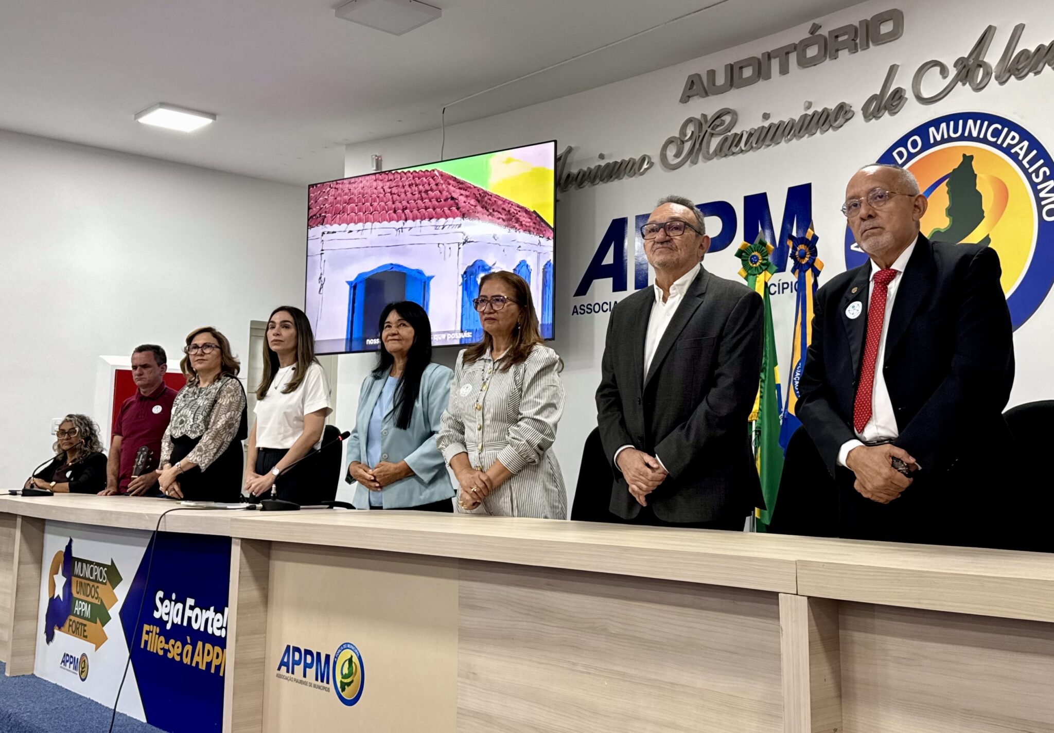 Seminário discute ampliação de políticas de inclusão para pessoas com deficiência no estado