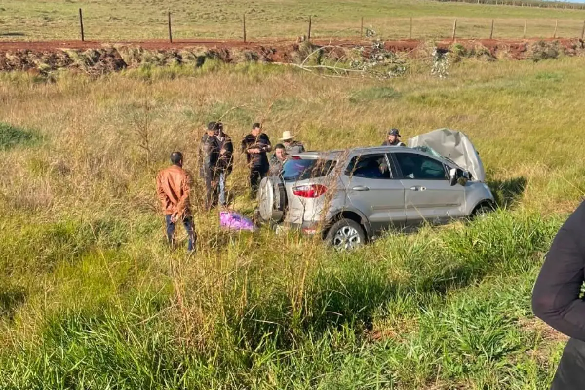 Acidente entre dois carros deixa três mortos e dois feridos na BR-463
