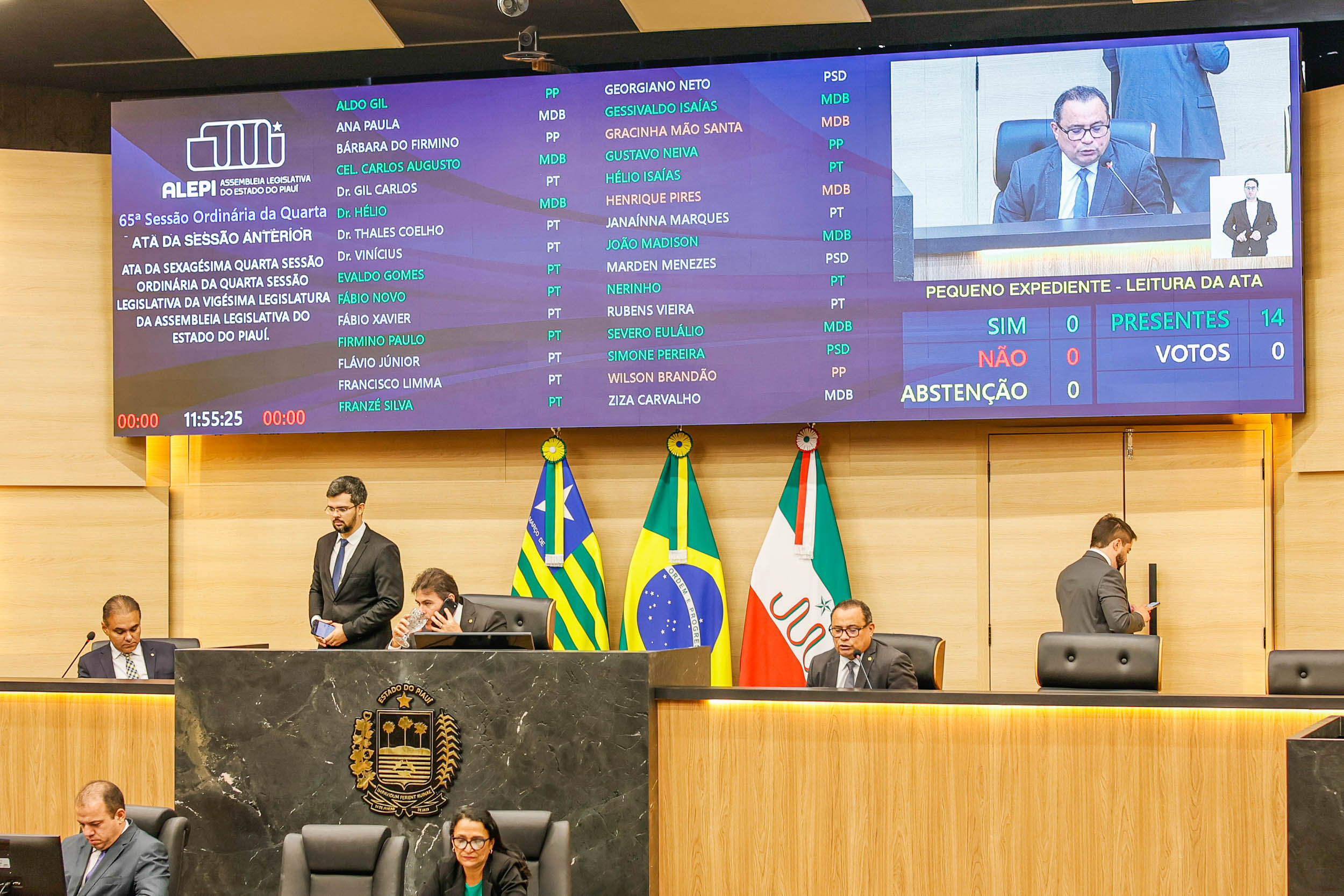 Alepi aprova projeto de lei que proíbe acorrentamento permanente de cães e gatos