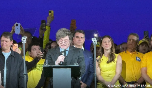Após ofensas de Milei a Lula, Itamaraty chama embaixador para consulta