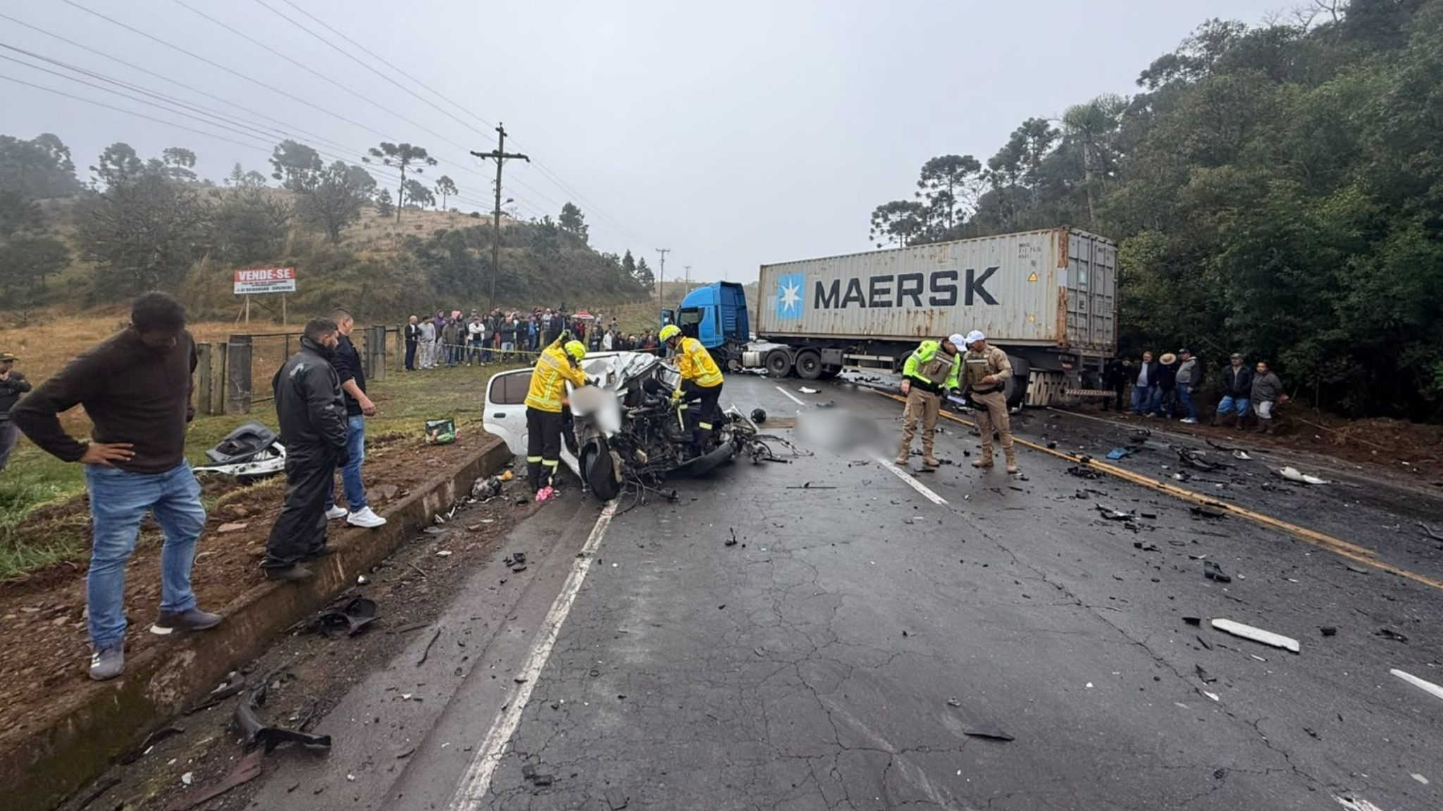 Bebê está entre os três mortos em grave acidente na SC-418