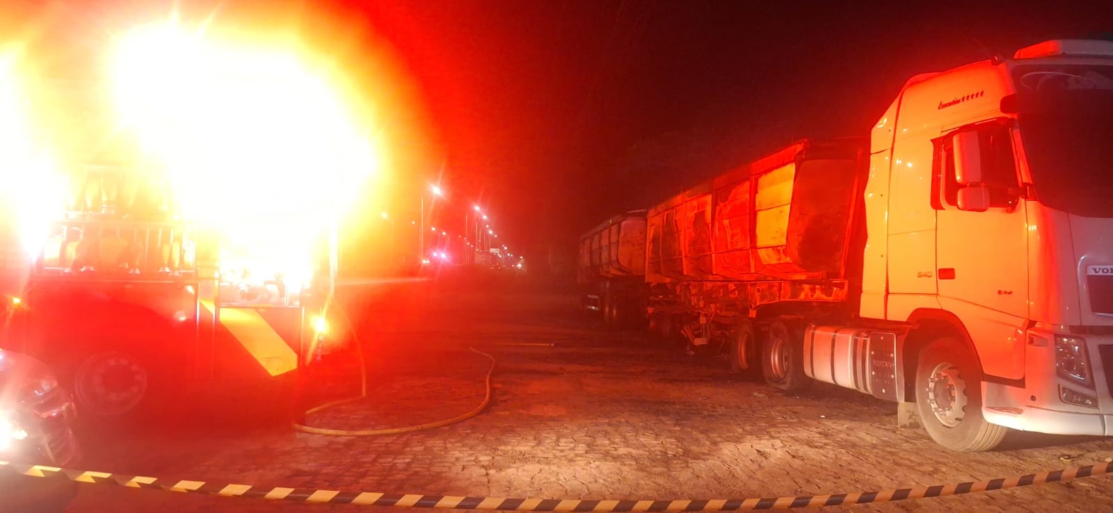 Caminhoneiro morre durante incêndio do veículo na BR-343, na zona rural de Teresina