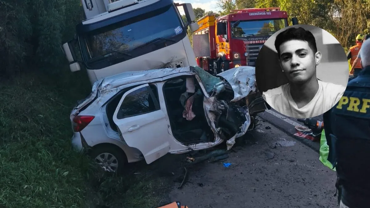 Carro fica destruído após bater em duas carretas e jovem de 24 anos morre em SC
