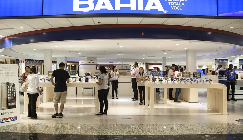 Casas Bahia é condenada a pagar R$ 4 mil a cliente por TV com defeito