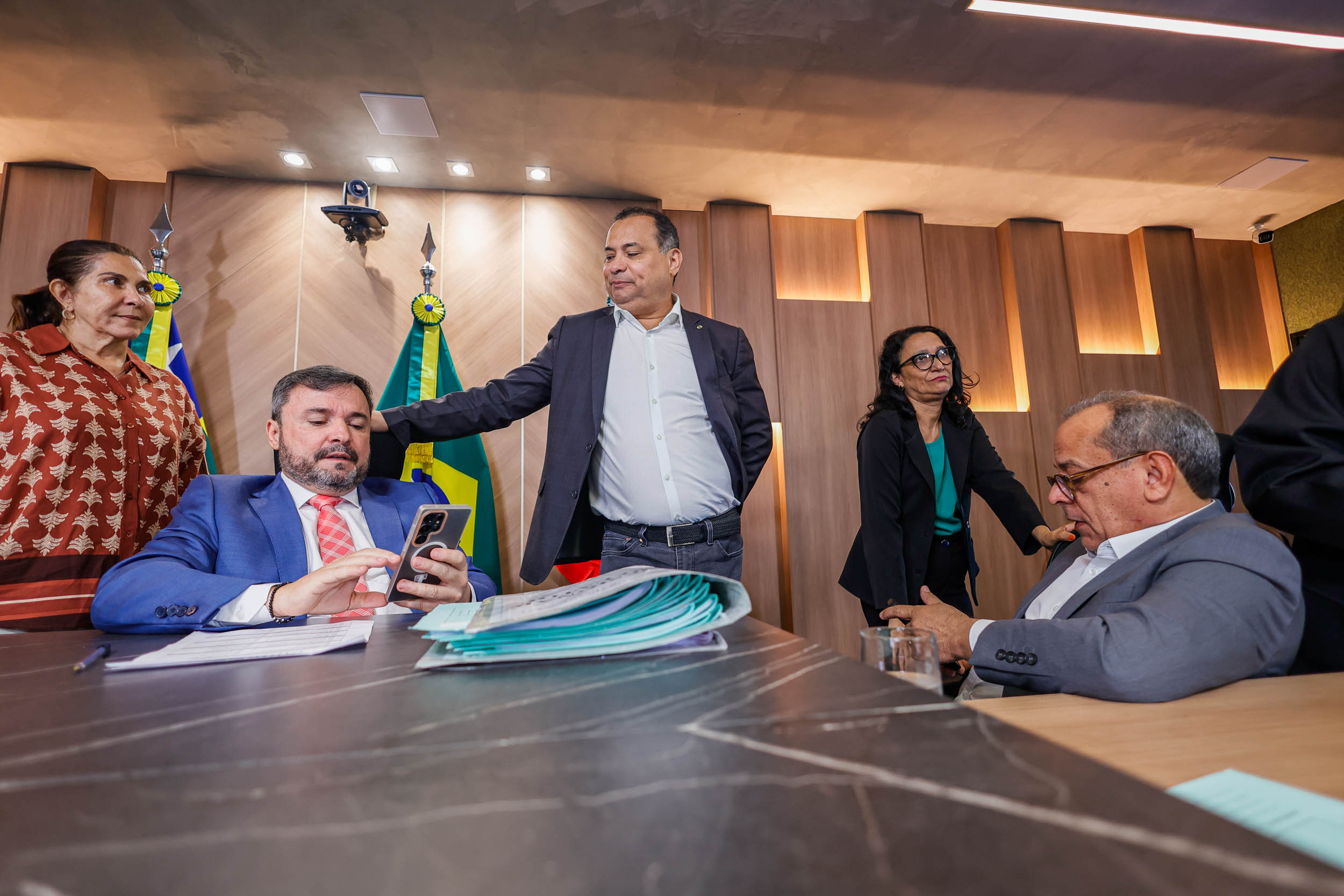 CCJ aprova extinção e criação de cargos de servidores em comissão do TCE