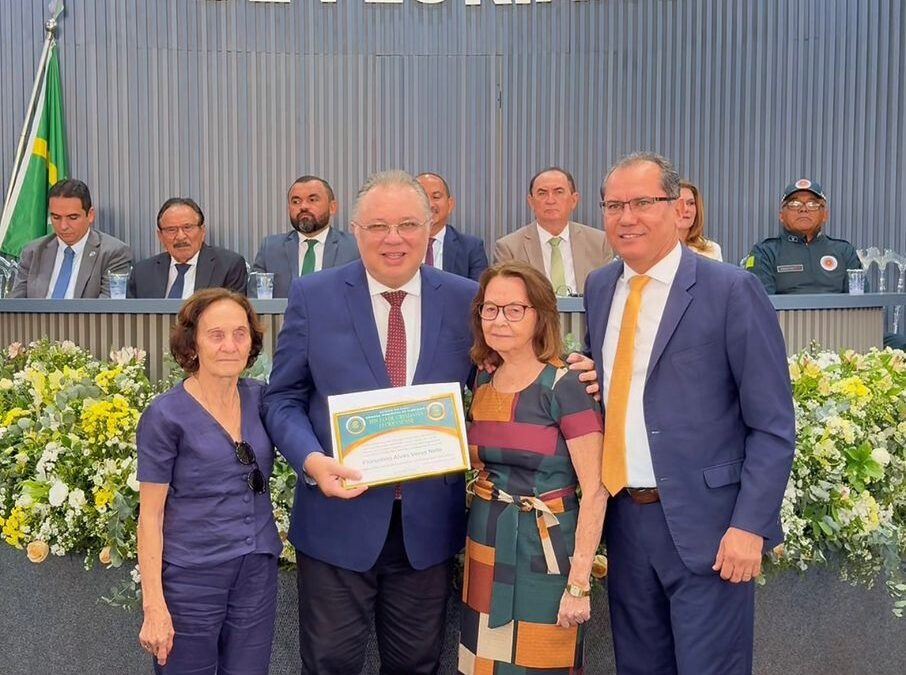 Deputado Florentino recebe Título de Cidadania Florianense