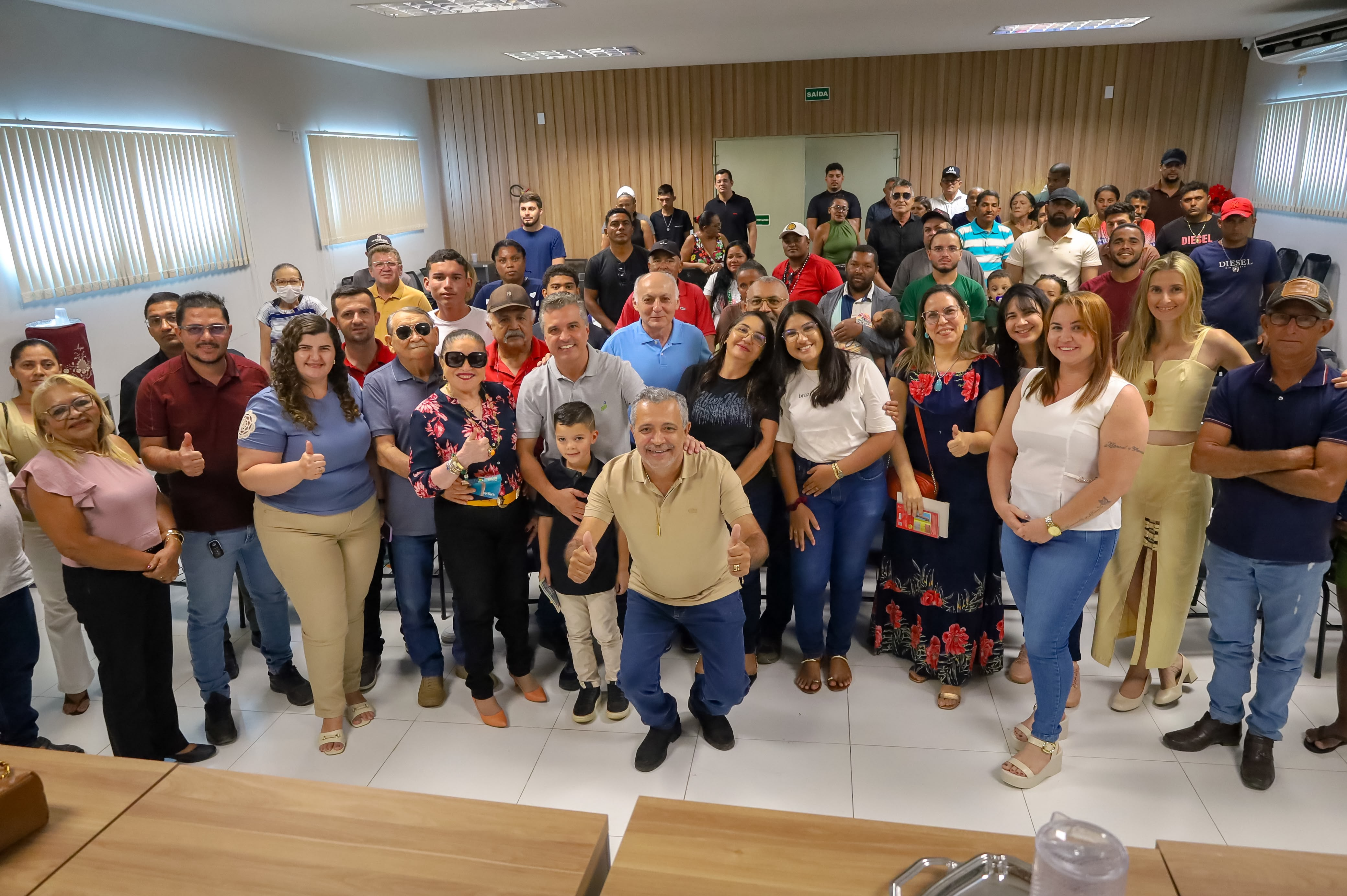 Dr. Vinicius destaca avanços históricos na saúde pública e defende autonomia do produtor ao prestar contas com lideranças em Paulistana