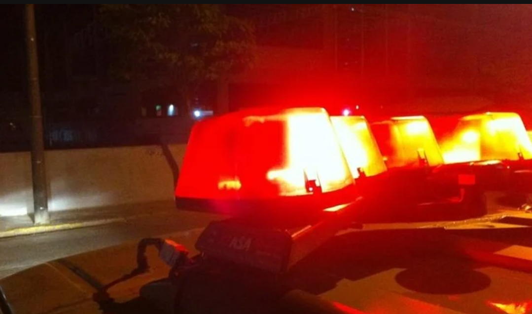 Falsos policiais matam jovem a tiros dentro de banheiro
