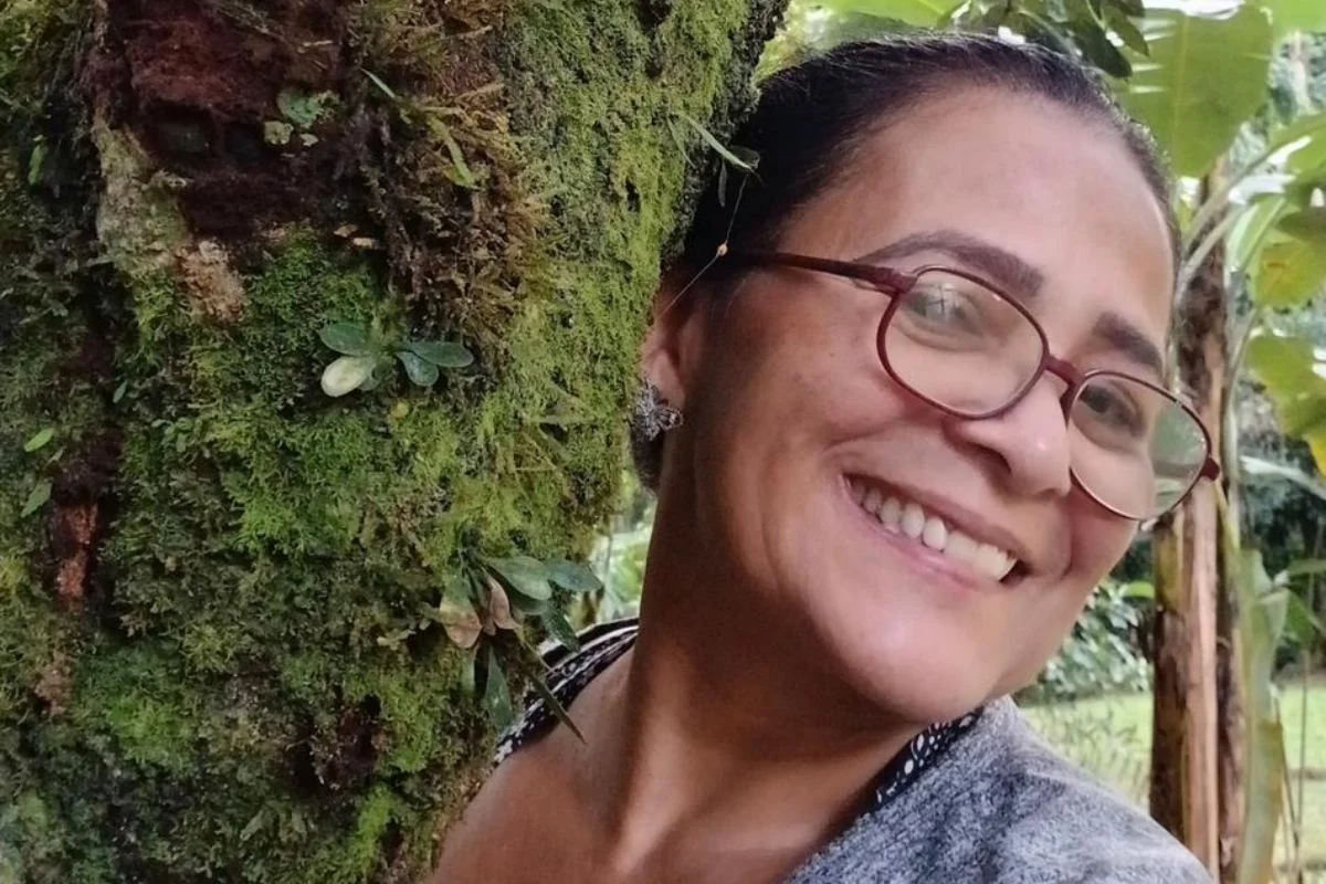 Funcionária de pousada desaparece após pegar carona com patroa
