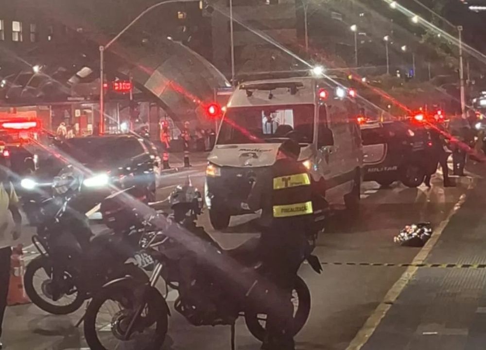 Homem de 54 anos morre após ser atropelado por ambulância