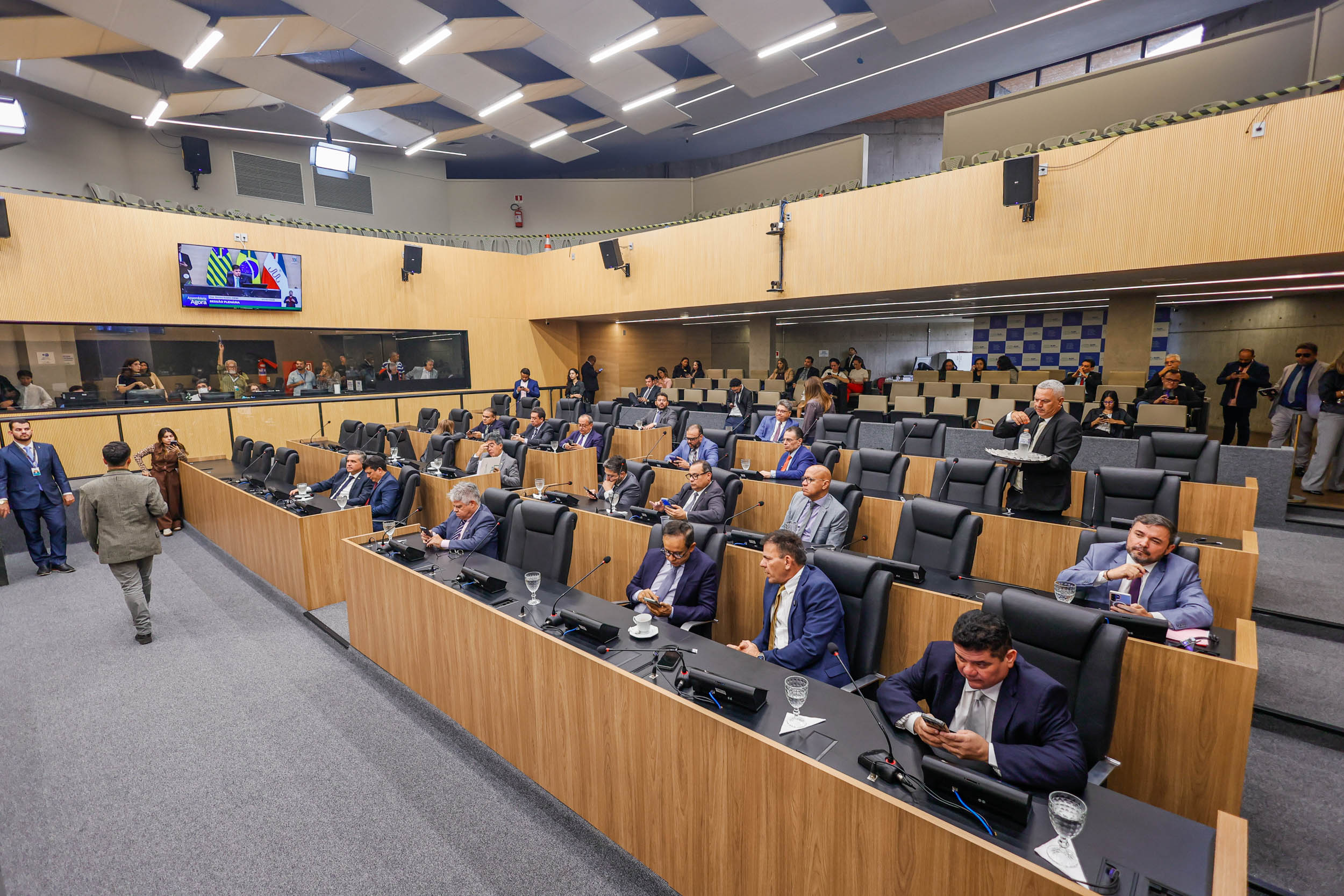Lei de Diretrizes Orçamentárias para 2027 é aprovada em Plenário na Alepi