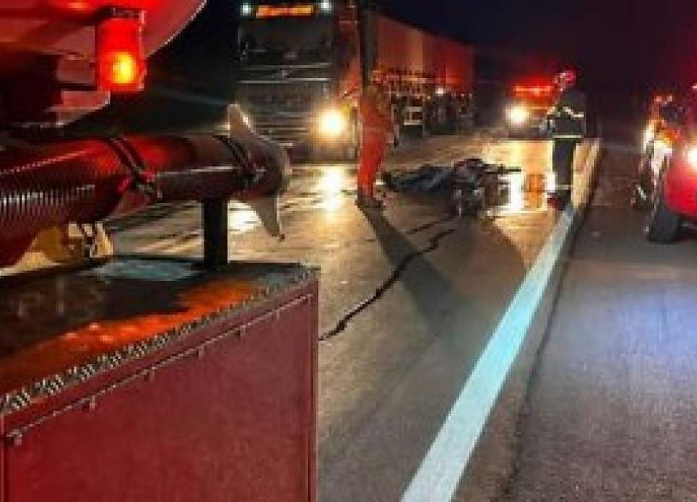 Motociclista de 63 anos morre carbonizado após acidente na BR-163