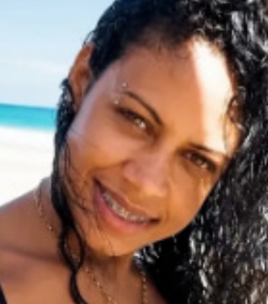 Mulher de 26 anos é assassinada a tiros em casa