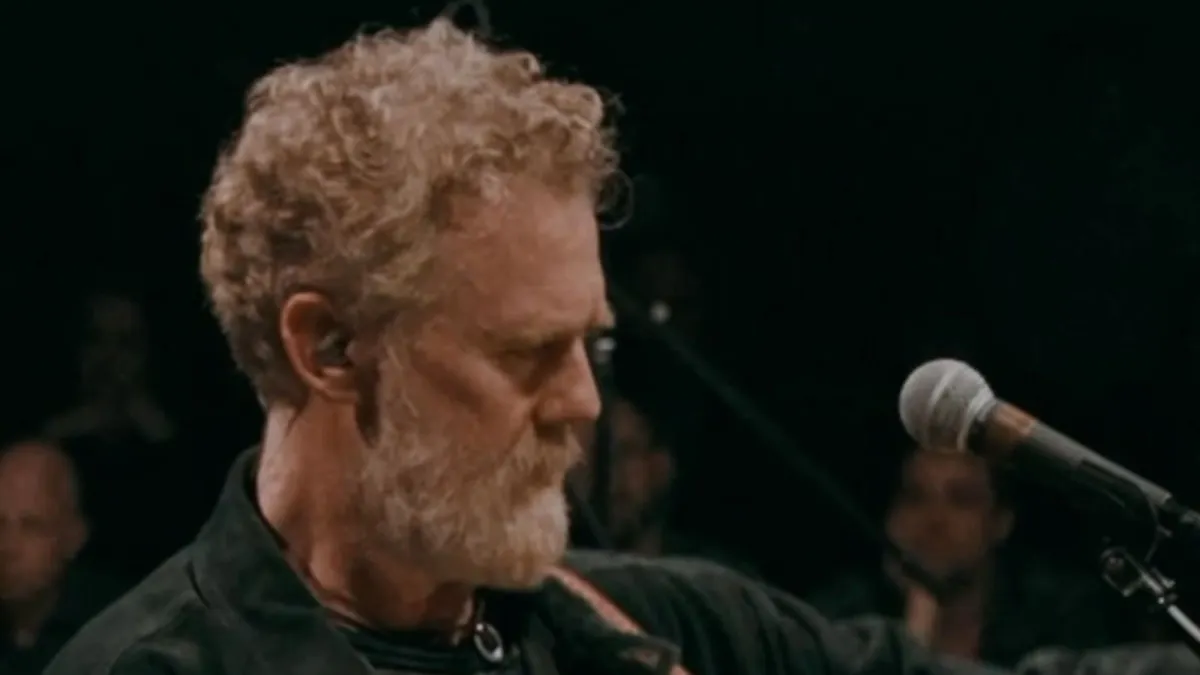 Músico Glen Hansard, vencedor do Oscar, morre em acidente de moto