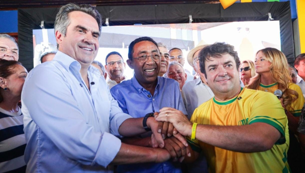 PL sela aliança com Progressistas e define chapa com Ciro Nogueira e Tiago Junqueira ao Senado
