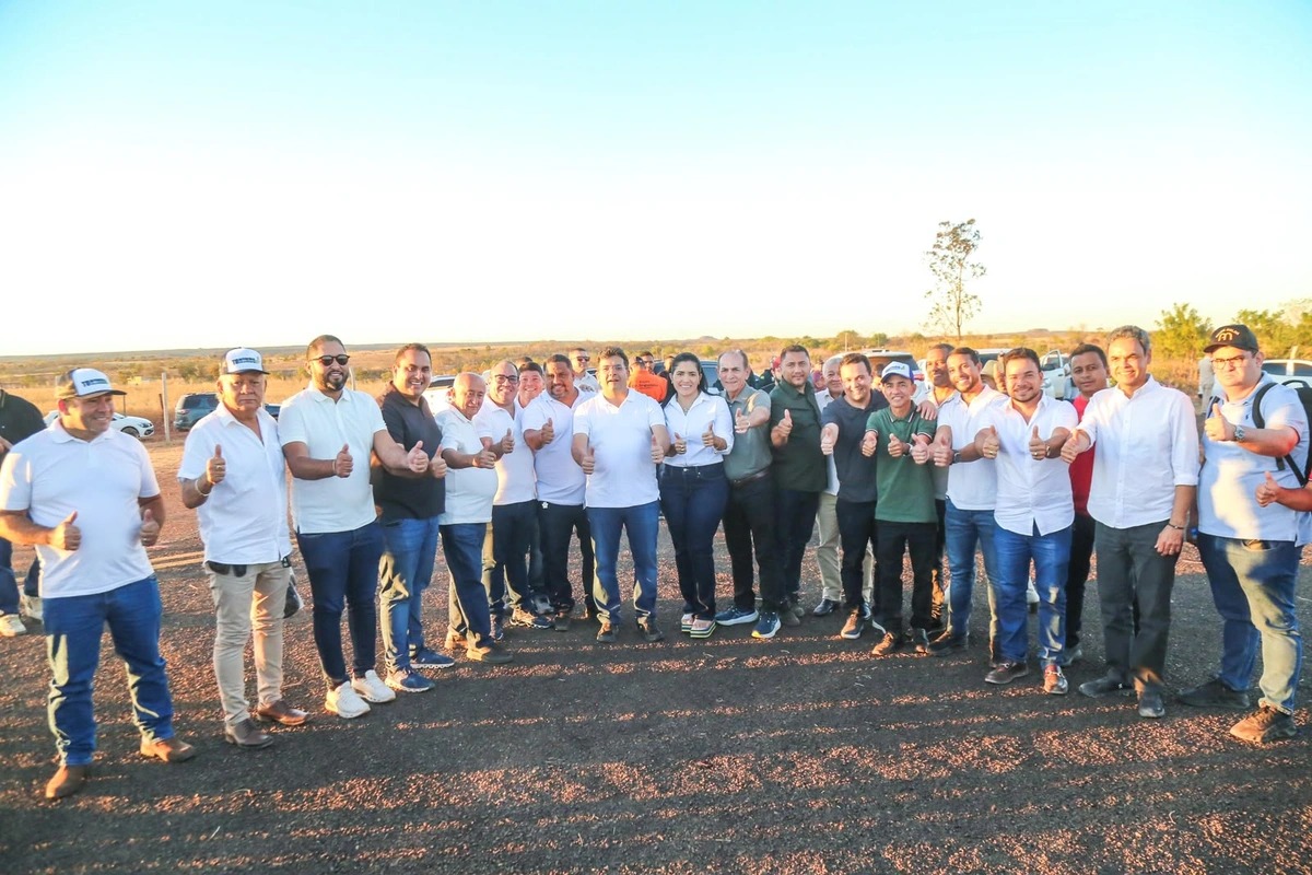 Rafael Fonteles vistoria obras de esporte, transporte e infraestrutura no Sul do Piauí